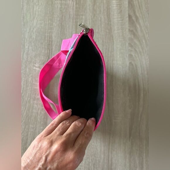 NWOT … NGIL “Happy Camper” Crossbody Bag - Picture 3 of 4